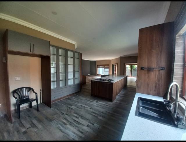 3 BEDROOM HOUSE TO LET IN SONNEVELD